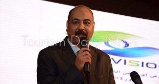 أشرف إبراهيم رئيس المهرجان