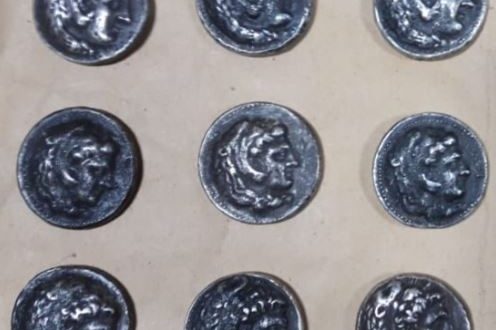 رفح تحبط تهريب 9 عملات معدنية كانت بحوزة أحد المسافرين