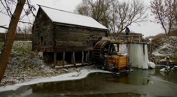 تحويل طاحونة مائية عمرها 300 عام إلى مزار سياحي فى روسيا