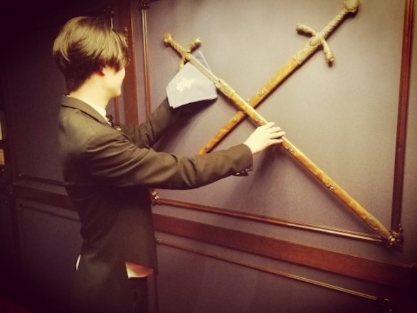 المقاهي اليابانية تعامل زبوناتها كأميرات .. للهروب من قيود النظام الأبوي