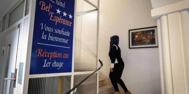 فنادق جنيف تدخل الإنعاش وعلي بعد خطوة من الموت .. إغلاق كارثي على القطاع