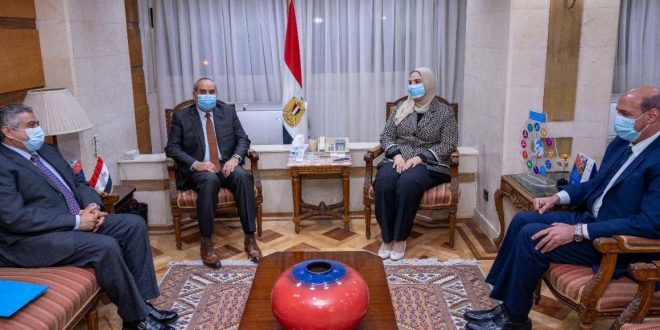 منار والقباح يتفقان على عرض منتجات جمعية النور والأمل فى المطارات المصرية