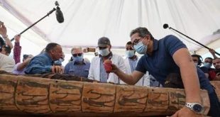 مصر تعلن عن أكبر كشف آثرى بمنطقة سقارة .. توابيت آدمية ملونة من 2500 عام