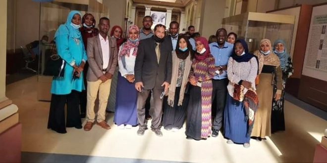 الإعلاميون الأفارقة يشيدون بكنوز المتحف المصري .. ضمن دورة سودان بلا حدود