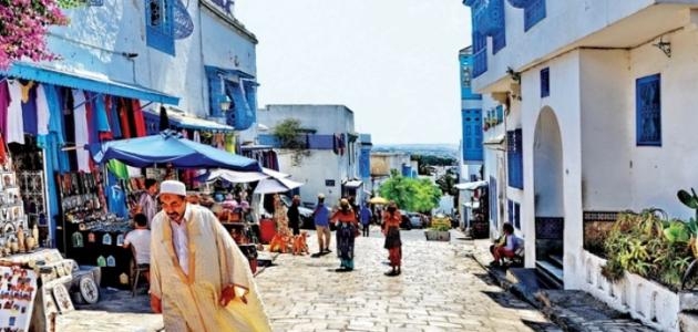 تونس تتحدث عن تعاون كبير مع فرنسا فى السياحة والخروج من أزمة كورونا