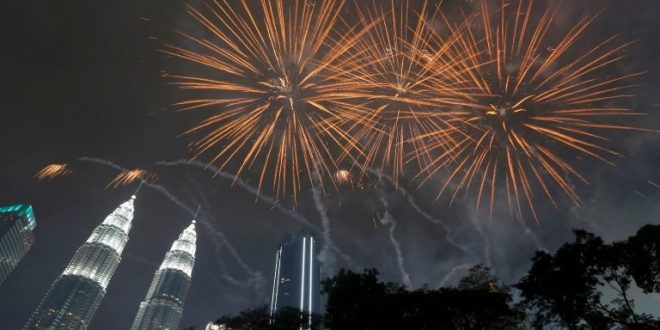 ماليزيا تستقبل 4.29 مليون سائح فى 9 أشهر والإيرادات تتراجع 80.9%