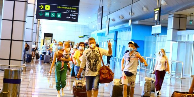 مليون سائح زاروا مصر منذ استئناف الرحلات .. وأزمة العمرة مستمرة