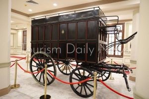 مركبة أثرية لنقل المواد البريدية