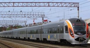 رئيس الوزراء : خدمة متطورة للسكك الحديدية توريد 250 جرارا  و1300 عربة ركاب