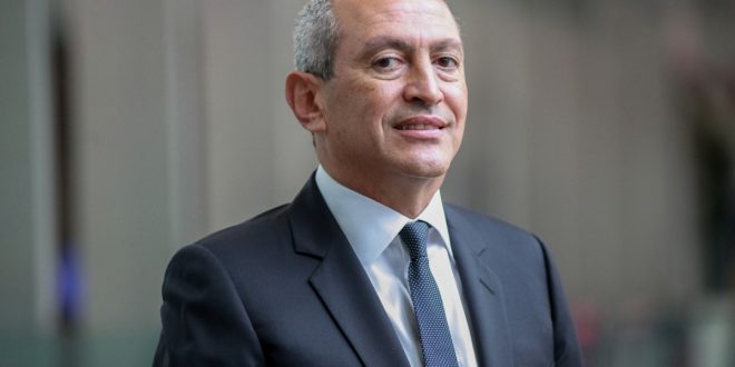 "ساويرس" يرفع حصته في أكبر شركة للطيران الخاص بالعالم إلى 7.41%