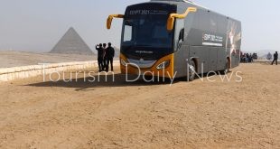 المنتخب الياباني لكرة اليد يروج للسياحة المصرية من الأهرامات