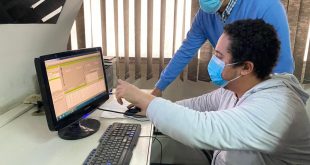 العناني يتفقد أعمال مركز تتبع المركبات السياحية GPS التابع للوزارة