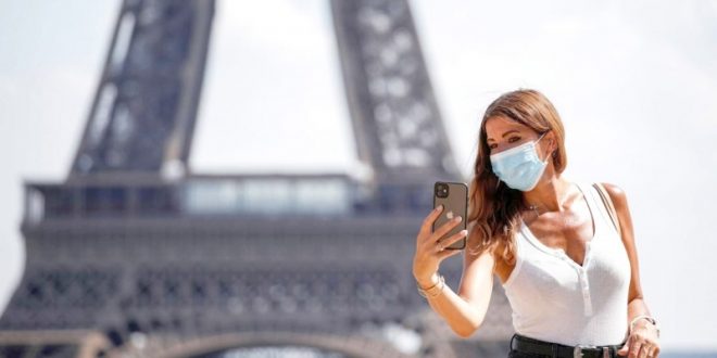 سكان باريس .. بلدنا أحلى بلا طوابير ولا زحمة سياح إنه حقا وقت جيد للاستمتاع