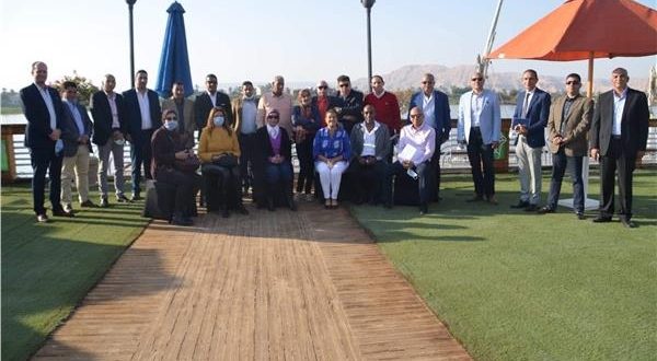 مائدة الأقصر المستديرة تحصر مشاكل السياحة فى البنية التحتية والتسويق