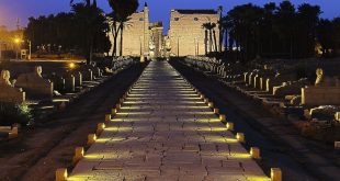 بالفيديو ..وزيرا السياحة والطيران يتفقدان أعمال التطوير بمعبد الأقصر