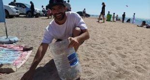 حملة موسعة لتنظيف شواطئ دهب من المخلفات