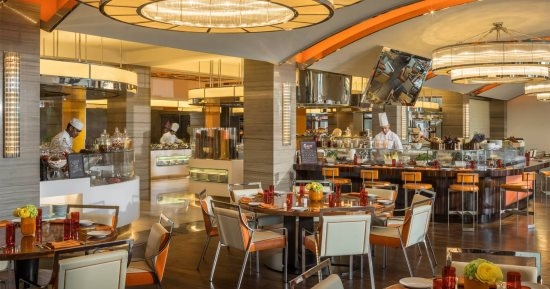 السياحة تعلق خدمة البوفيهات بالمطاعم والخيام والقاعات خلال رمضان بالسعودية