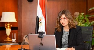 الهجرة تطالب السعودية تجديد إقامات العمال المصريين ومراعاة تعليق الطيران