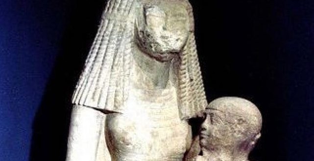 تمثال مرضعة الملك توت عنخ آمون قطعة الشهر تزامناً مع الاحتفال بيوم المرأة