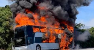 مصرع 5 ركاب وإصابة 12 آخرون بجروح خطيرة فى حريق حافلة سياحية بتايلاند