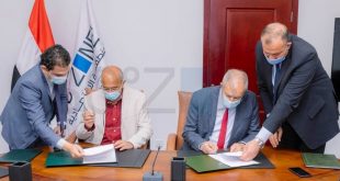 اقتصادية قناة السويس وهيئة الطرق والكباري يوقعان عقد تطوير ميناء السخنة