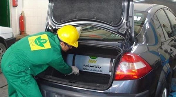 البترول تبدأ تشغيل أولى المحطات المتنقلة لتموين السيارات بالغاز الطبيعى