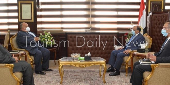 التنمية المحلية تتابع جهود رفع كفاءة منظومة المخلفات الصلبة مع نهضة مصر