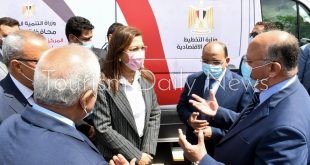 تسليم الدفعة الأولى من سيارات المراكز التكنولوجية لتوزيعها على 8 محافظات2