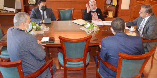 قنا تشدد على اجراءات مواجهة كورونا بالأماكن العامة والسياحية وتحذر المخالفين