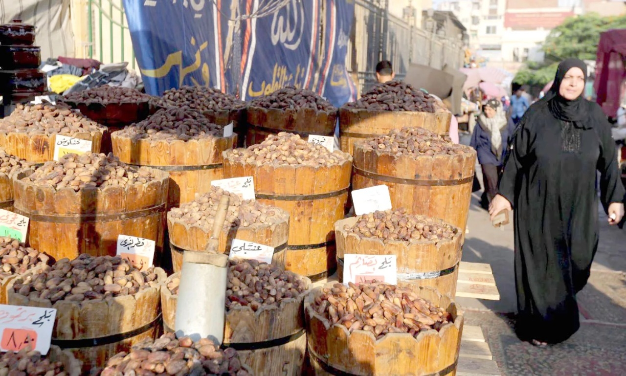 وكالة البلح بورصة التمور ومحط أنظار المستثمرين وقصد السياح والعاشقين