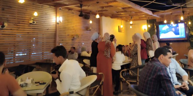 نشاط ملحوظ للمطاعم والكافيهات في قنا بالتزامن مع موسم الامتحانات