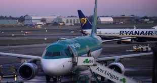 أيرلندا تعلن عن خارطة طريق لتخفيف قيود كورونا وعودة السفر إلى الخارج