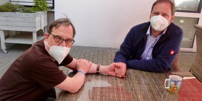 الألمان يعارضون رفع القيود المتعلقة بمكافحة وباء كورونا عن المطعمين