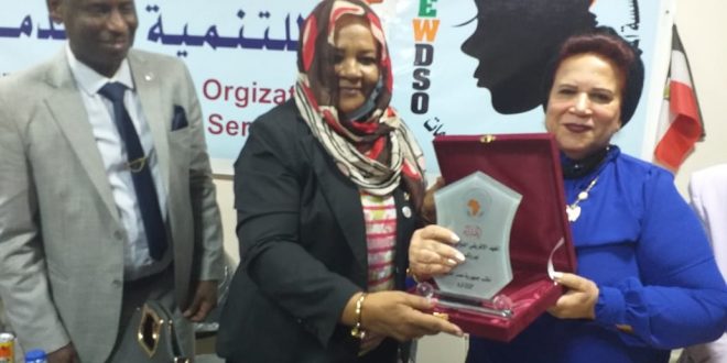 رئيس المعهد الأفريقى للسلام يكرم مؤسسة المرأة المصرية ويشيد بجهودها