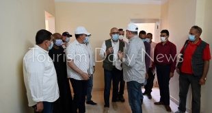 وزير الإسكان يتفقد مشروعات الشريط النهرى السياحى بمدينة أسوان الجديدة