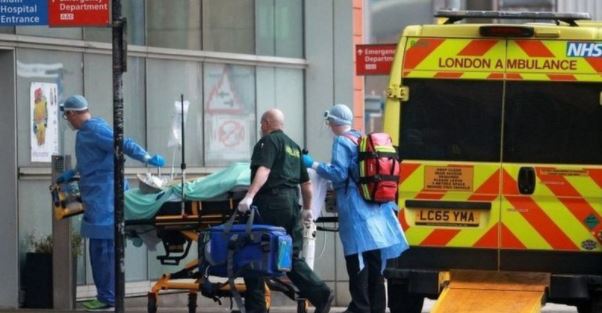 رئيس الوزراء البريطاني نواجه عاماً صعباً جديداً بالنسبة للسفر بسبب كورونا