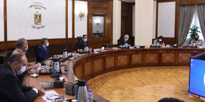 رئيس الوزراء يتابع الموقف التنفيذي لمشروعات منطقة قناة السويس الاقتصادية