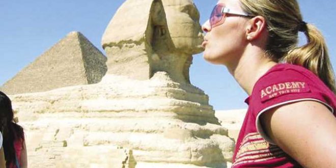 العناني : زيادة أعداد السياحة الوافدة لمصر  منذ استئناف الحركة يوليو 2020