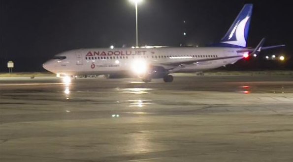 وصول أولي رحلات أناضول جت إلي مطار الملكة علياء