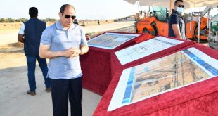 الرئيس السيسي يتفقد مشروعات تطوير شبكة محاور وطرق الساحل الشمالي
