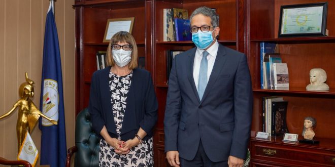 صربيا تطلب الاستعانة بالتجربة المصرية في استرداد الآثار المهربة والترميم