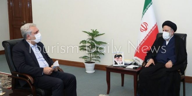 الرئيس الإيراني الجديد يضع آمال كبيرة على السياحة ويطالب الإسراع بالتطعيم