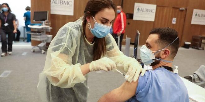 لقاح كورونا يعمق من أزمة السياحة في لبنان