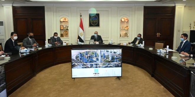 وزير الإسكان يتابع خطة إدارة وتشغيل منطقة الأعمال بالعاصمة الإدارية