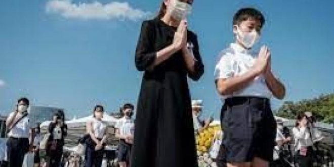 أقارب ضحايا أسوأ حادث طيران في العالم أودى بحياة 520 شخصا يحيون الذكرى 36