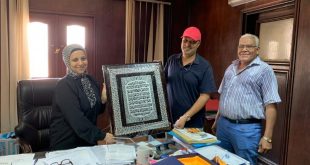 المنشآت تكرم مدير مكتب وزارة  السياحة بالبحر الأحمر لترقيتها مديراً عاماً