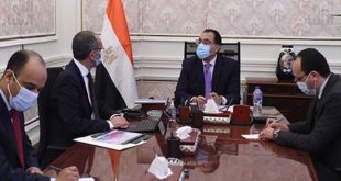 عمرو طلعت يعرض علي رئيس الوزراء 90 خدمة مرقمنة على منصة مصر الرقمية