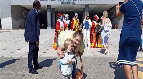 تور دوم: خبراء أمن روس بغرف الانتظار وعلى ممرات السياح بالغردقة وشرم الشيخ