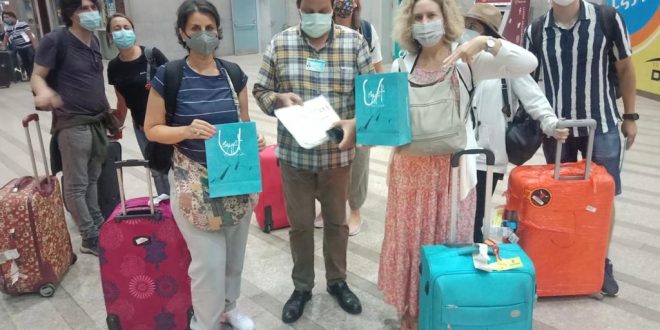 الأقصر تستقبل أولى رحلات الطيران العارض من فرنسا والتنشيط تستضيف السياح