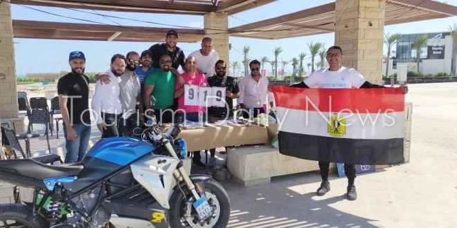 المغامر علي عبده يسجيل رقم قياسي بموسوعة جينيس بالسير 919 كيلو في 24 ساعة